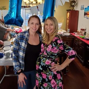 Floral maternity dress size small